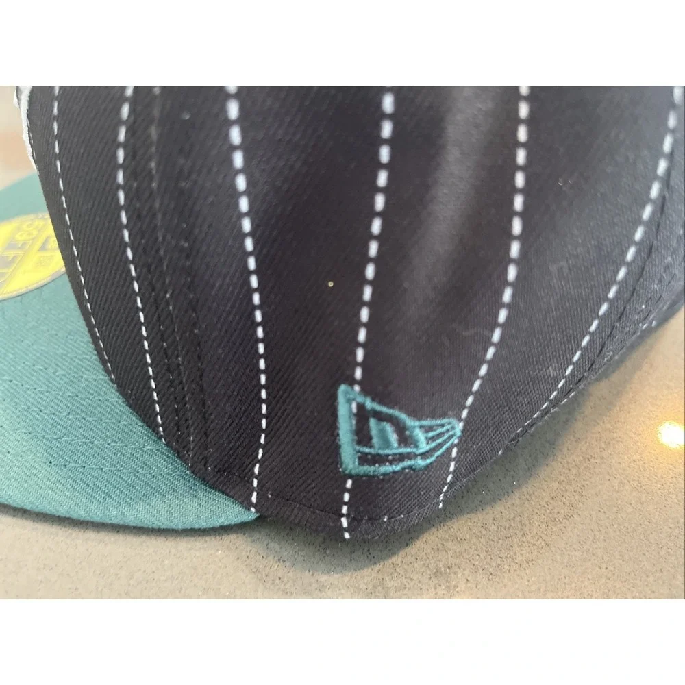 Philadelphia Eagles New Era 59FIFTY Fitted Hat Sz 7 1/2 Pin Stripe 75 Season NWT